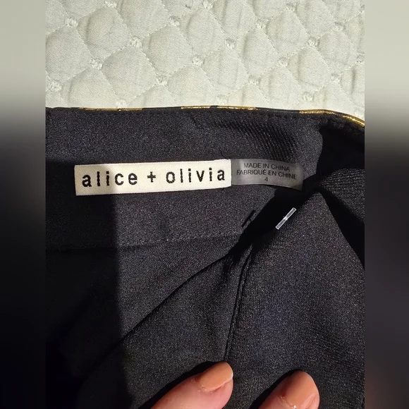 $395 Alice + Olivia Women's Black High Rise Vegan Leather Mini Skirt Size 4 - Picture 4 of 7